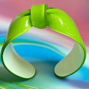 Bracelet Green Resin with Sparkles Bow Cuff